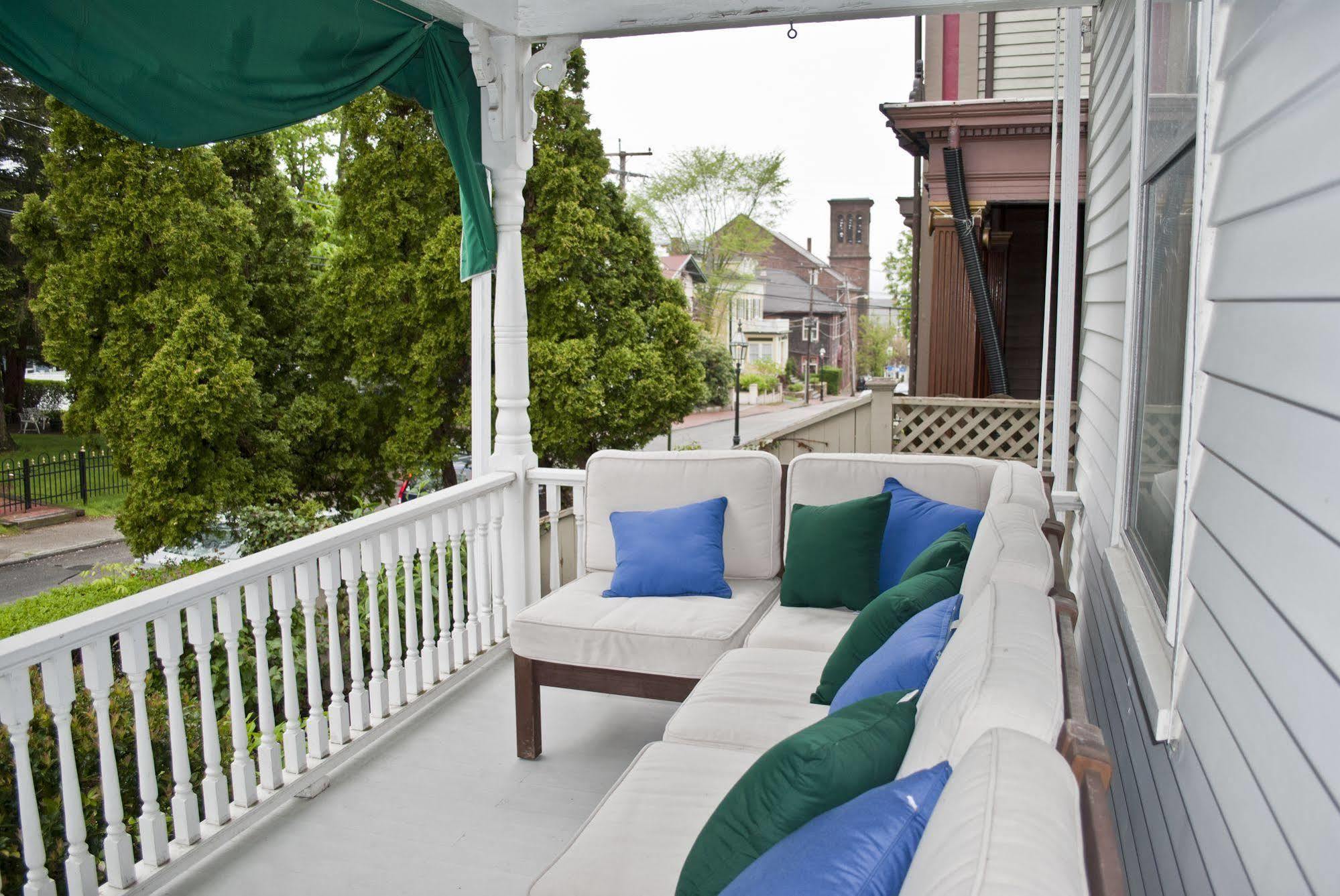Bed and Breakfast Paws On Pelham (Adults Only) Newport Zewnętrze zdjęcie